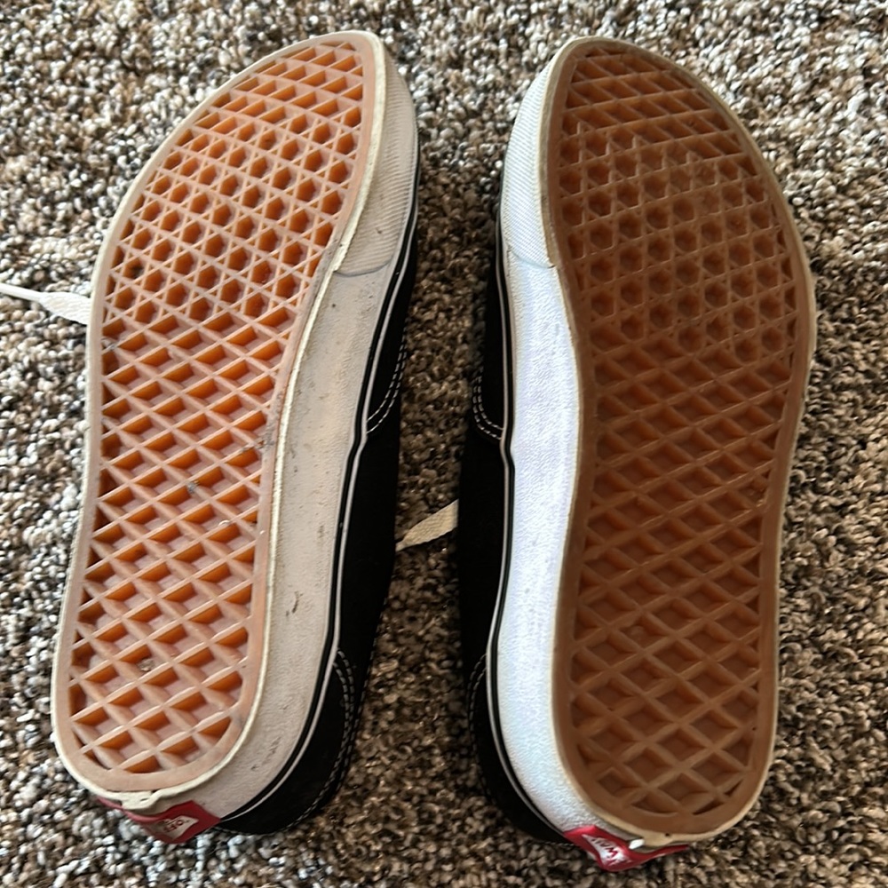 Vans - Picture 4 of 6